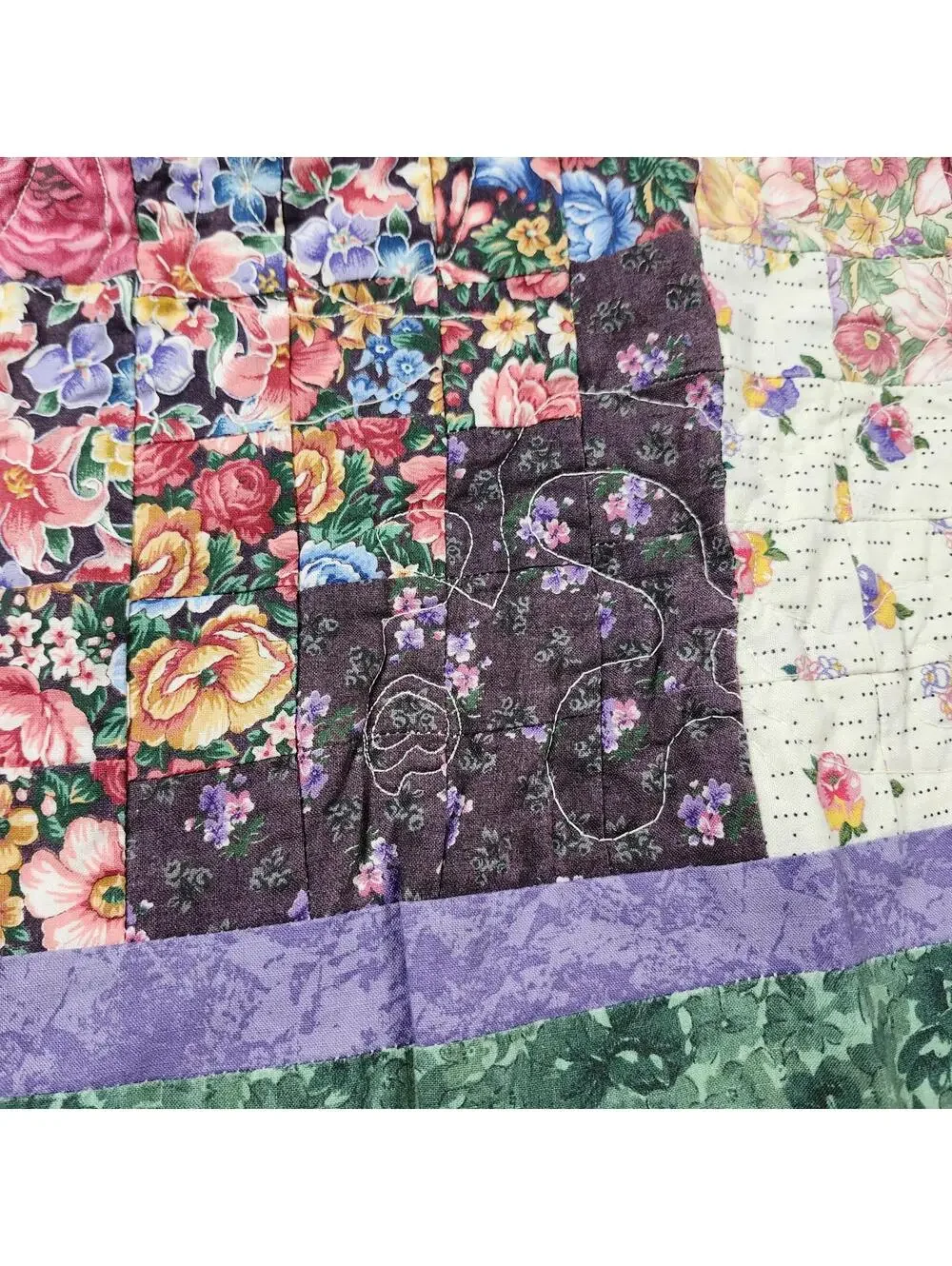 Beautiful Handmade Floral Patchwork Quilt 33 x 34 inches Wall Hanging